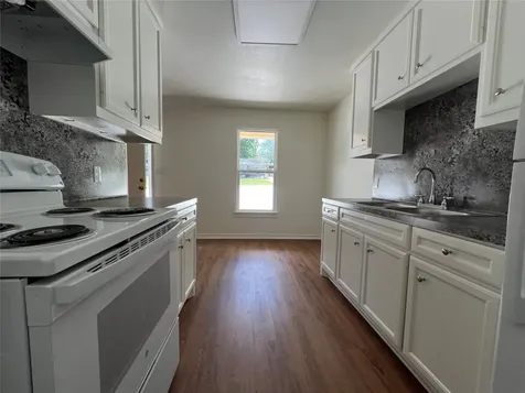 1231 Sycamore Avenue D Huntsville TX 77340