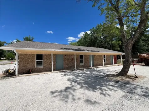 1231 Sycamore Avenue D Huntsville TX 77340