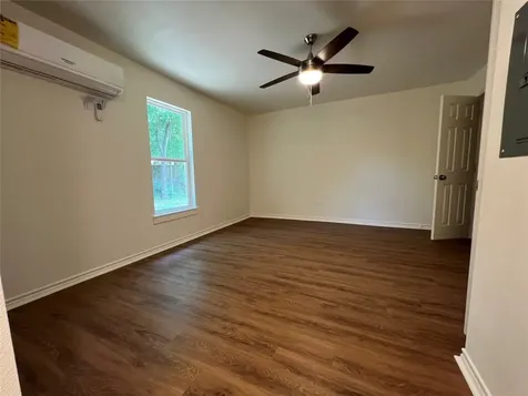 1231 Sycamore Avenue D Huntsville TX 77340
