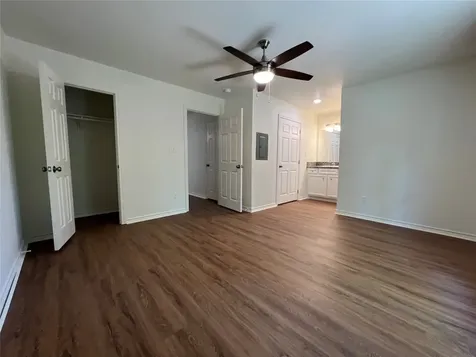 1231 Sycamore Avenue D Huntsville TX 77340