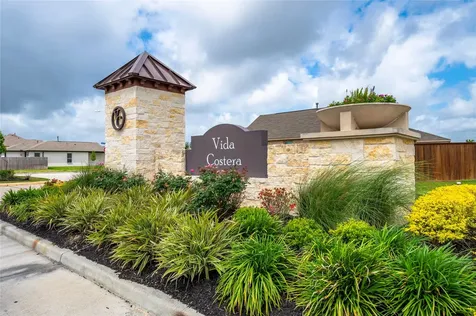 7318 Donnino Drive Texas City TX 77591