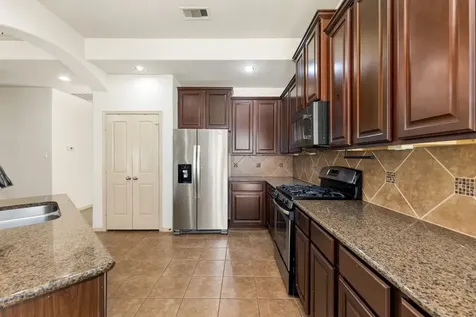 51 Handbridge Place Tomball TX 77375