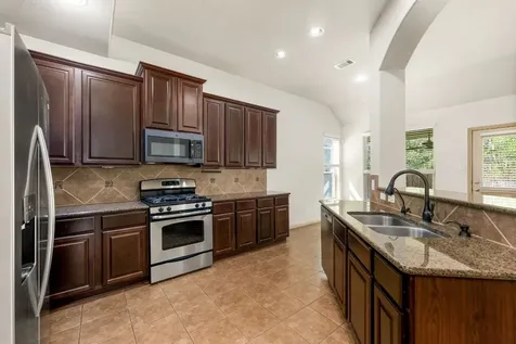 51 Handbridge Place Tomball TX 77375