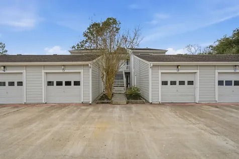 3 Hideaway Drive Friendswood TX 77546