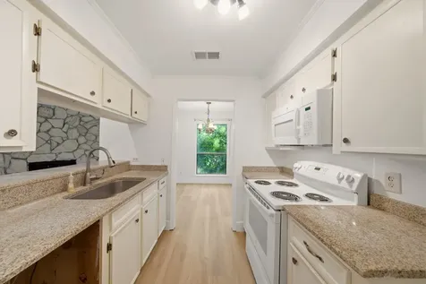 3 Hideaway Drive Friendswood TX 77546