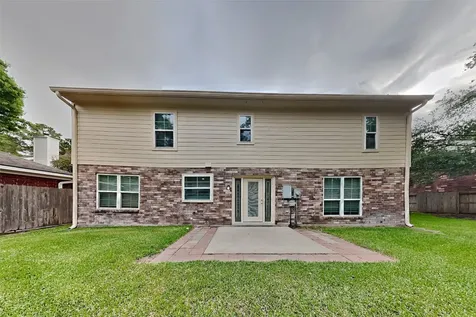 16811 Country Bridge Road Houston TX 77095