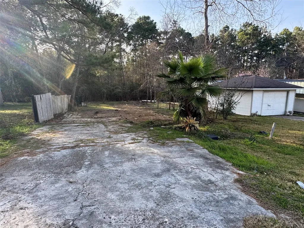 14439 W Lee Shore Drive Willis TX 77318