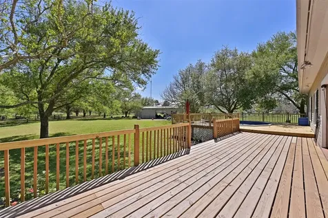 1 Wolfe Lane Manvel TX 77578