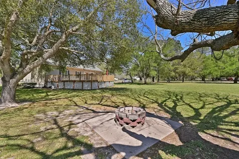 1 Wolfe Lane Manvel TX 77578