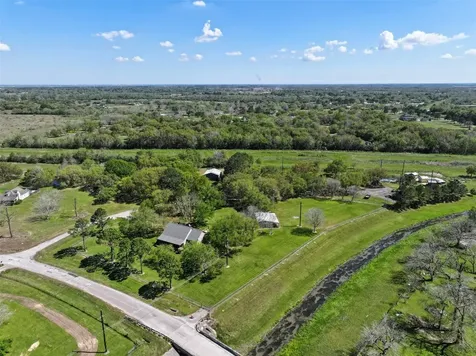 1 Wolfe Lane Manvel TX 77578