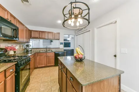 4010 Spring Branch Drive W Pearland TX 77584
