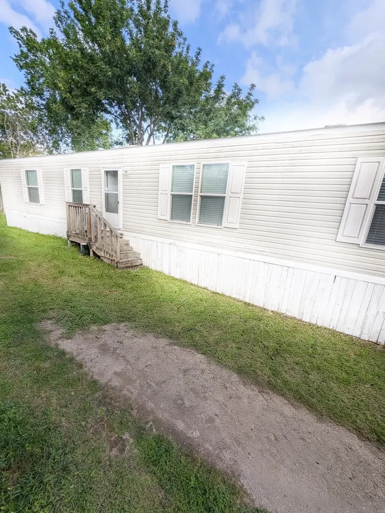 326 Jasper Street 20 Bacliff TX 77518