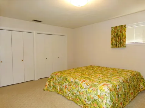 516 N College Street Weimar TX 78962