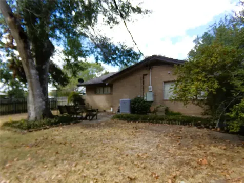 516 N College Street Weimar TX 78962