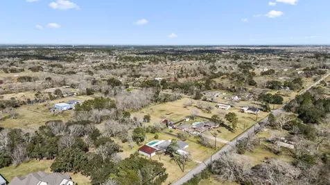 13038 4th Street Santa Fe TX 77510
