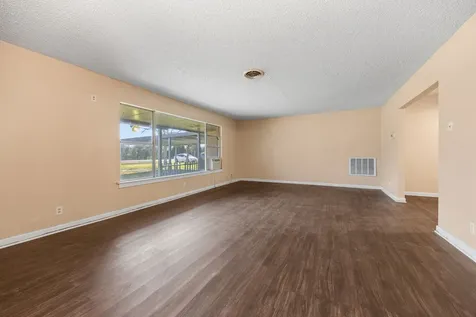 13038 4th Street Santa Fe TX 77510