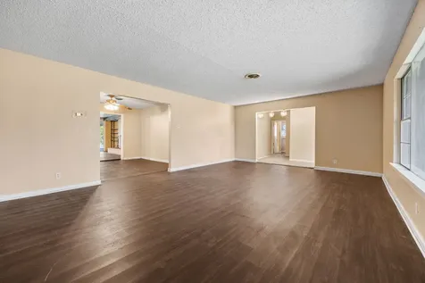 13038 4th Street Santa Fe TX 77510