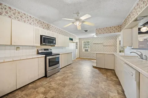 13038 4th Street Santa Fe TX 77510