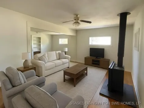 502 E Franklin Avenue Electra TX 76360