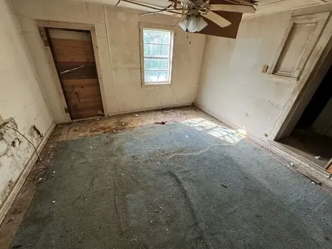 502 E Franklin Avenue Electra TX 76360