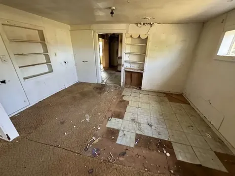 502 E Franklin Avenue Electra TX 76360