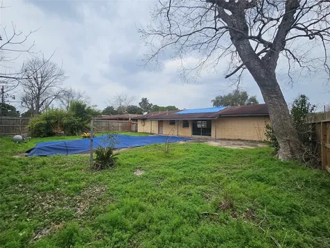 5327 Knotty Oaks Trail Houston TX 77045