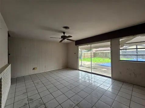 5327 Knotty Oaks Trail Houston TX 77045