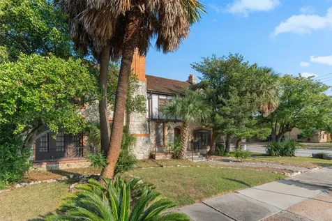 4502 Avenue O Galveston TX 77551