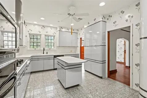 4502 Avenue O Galveston TX 77551