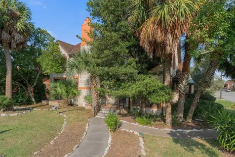 4502 Avenue O Galveston TX 77551
