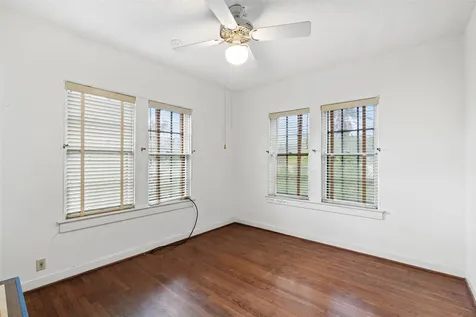 4502 Avenue O Galveston TX 77551