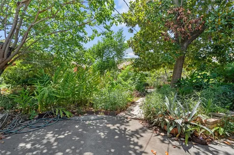 4502 Avenue O Galveston TX 77551