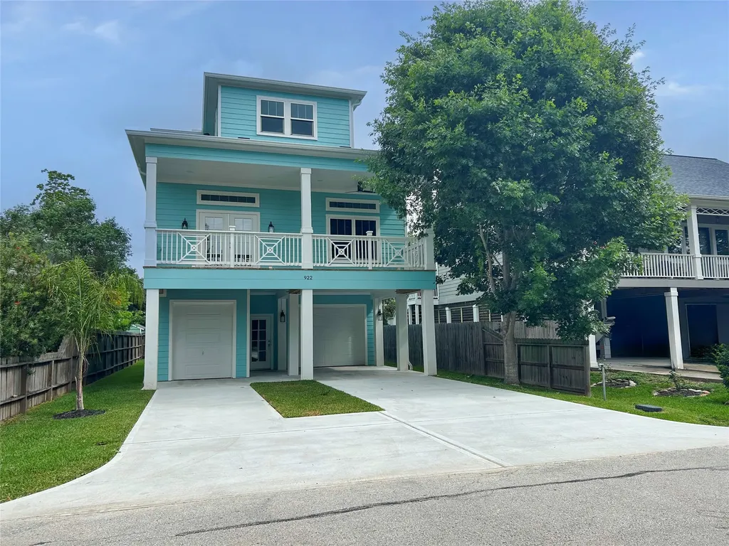 922 Elm Road Clear Lake Shores TX 77565
