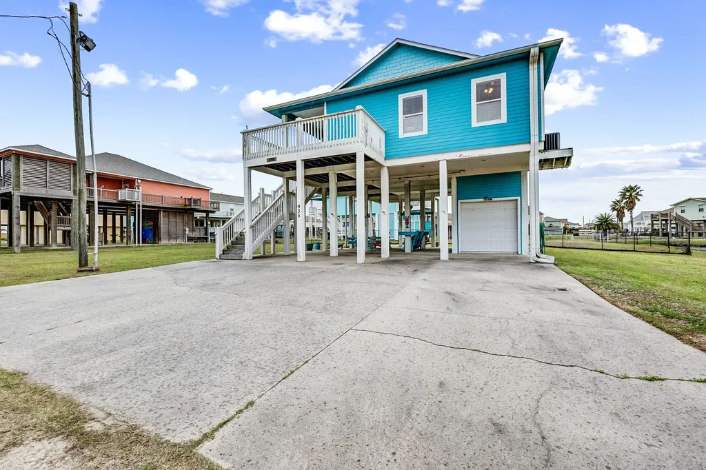 935 Clara Street Crystal Beach TX 77650
