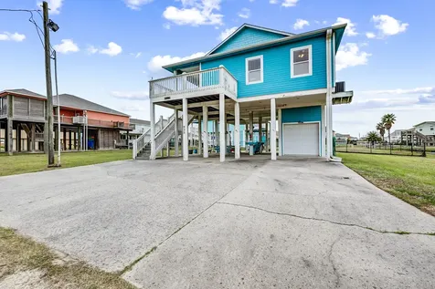 935 Clara Street Crystal Beach TX 77650