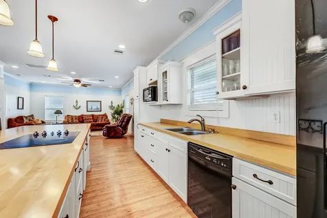 935 Clara Street Crystal Beach TX 77650