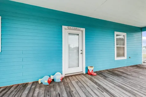 935 Clara Street Crystal Beach TX 77650