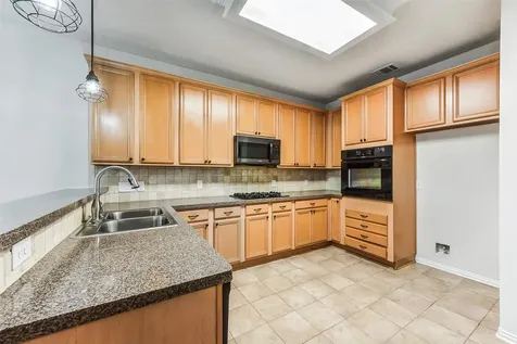 522 Cedar Point Drive League City TX 77573