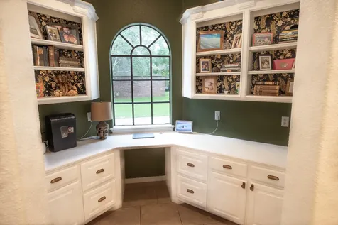 56 English Oak Court Lake Jackson TX 77566
