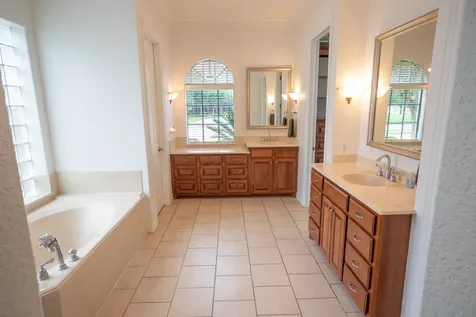56 English Oak Court Lake Jackson TX 77566