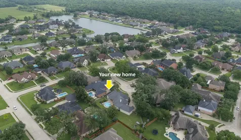 56 English Oak Court Lake Jackson TX 77566