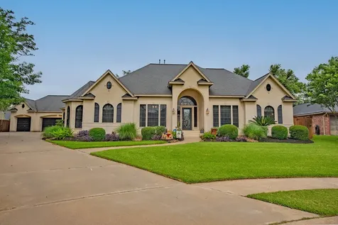 56 English Oak Court Lake Jackson TX 77566