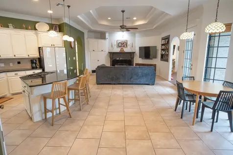 56 English Oak Court Lake Jackson TX 77566