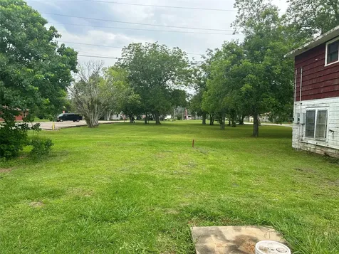 1301 Adell Street Bay City TX 77414