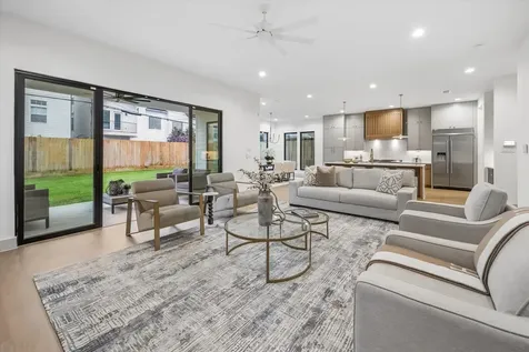 1501 Bonnie Brae Street Houston TX 77006