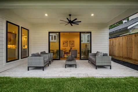 1501 Bonnie Brae Street Houston TX 77006