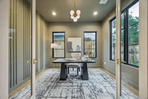 1501 Bonnie Brae Street Houston TX 77006
