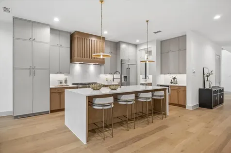 1501 Bonnie Brae Street Houston TX 77006