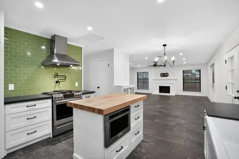 26 Thorn Berry Place The Woodlands TX 77381