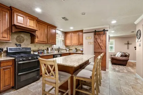 2015 Mccrary Road Richmond TX 77406